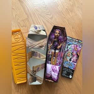 Monster High G3 Buried Secrets: Cozy Creepover CLAWDEEN WOLF Doll